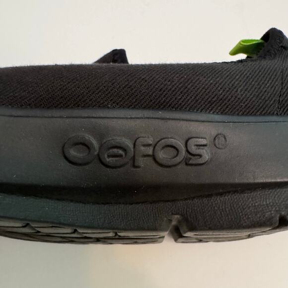 OOFOS Shoes Women W6 37EU Black OOMG eeZee Low Slip On Recovery Sneakers - Picture 4 of 13
